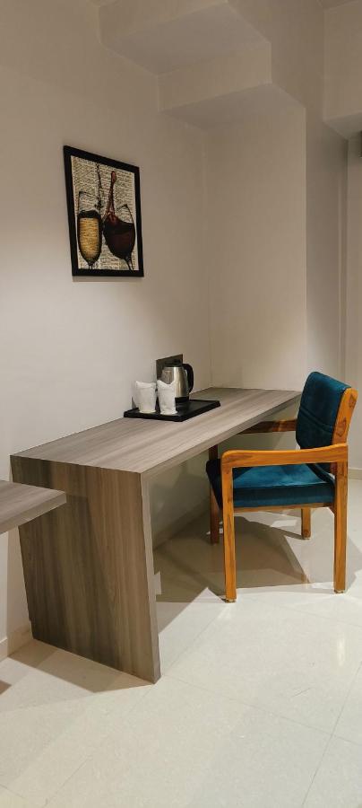 Hotel Sparsh Divine Ахмедабад Екстериор снимка