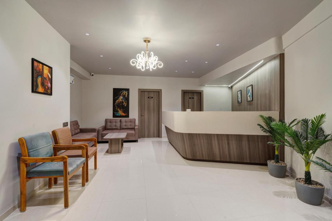 Hotel Sparsh Divine Ахмедабад Екстериор снимка